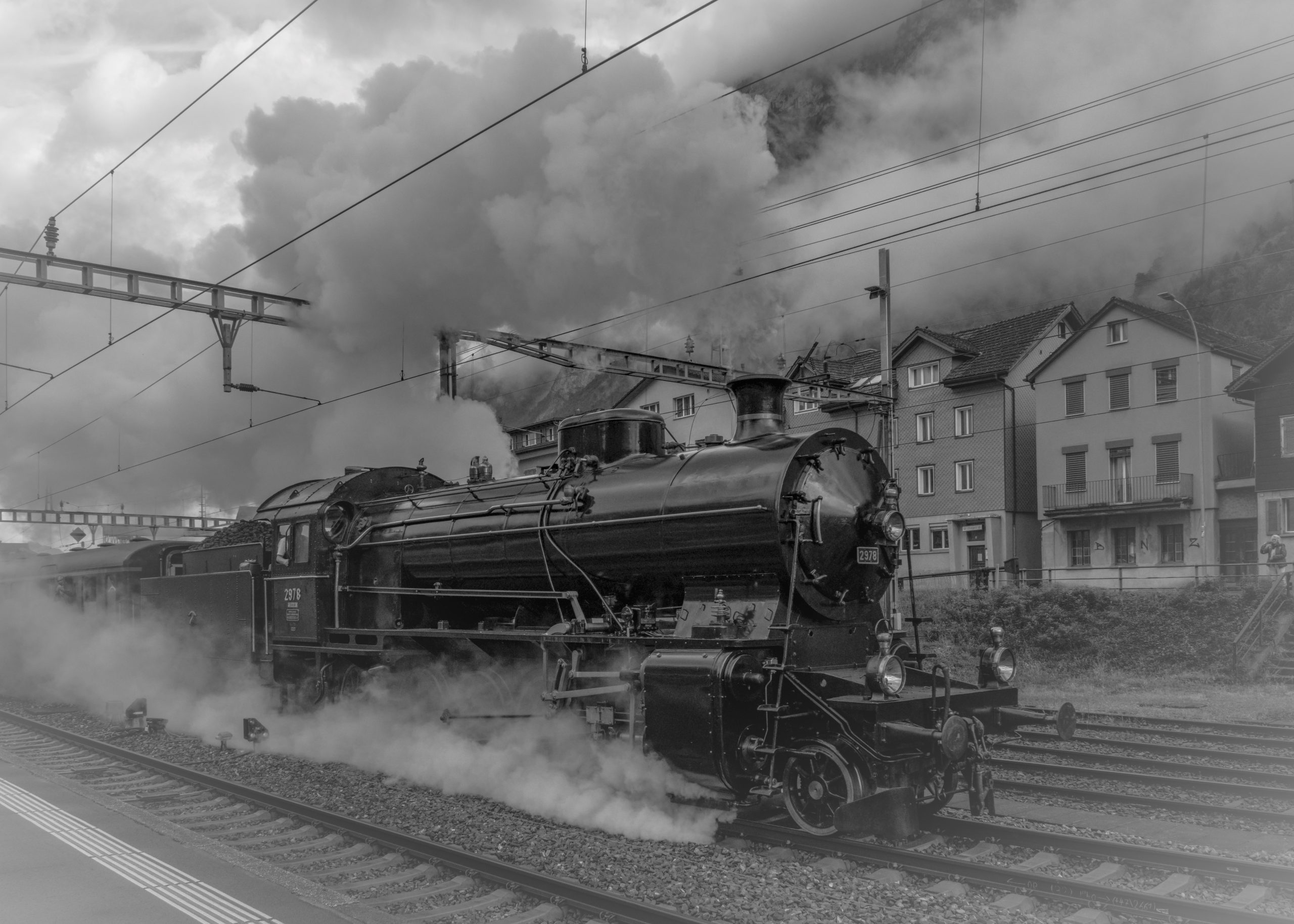 RS_Ausfahrt_Dampf-Extrazug1_mit_C5-6_nach_Goeschenen_SW-6