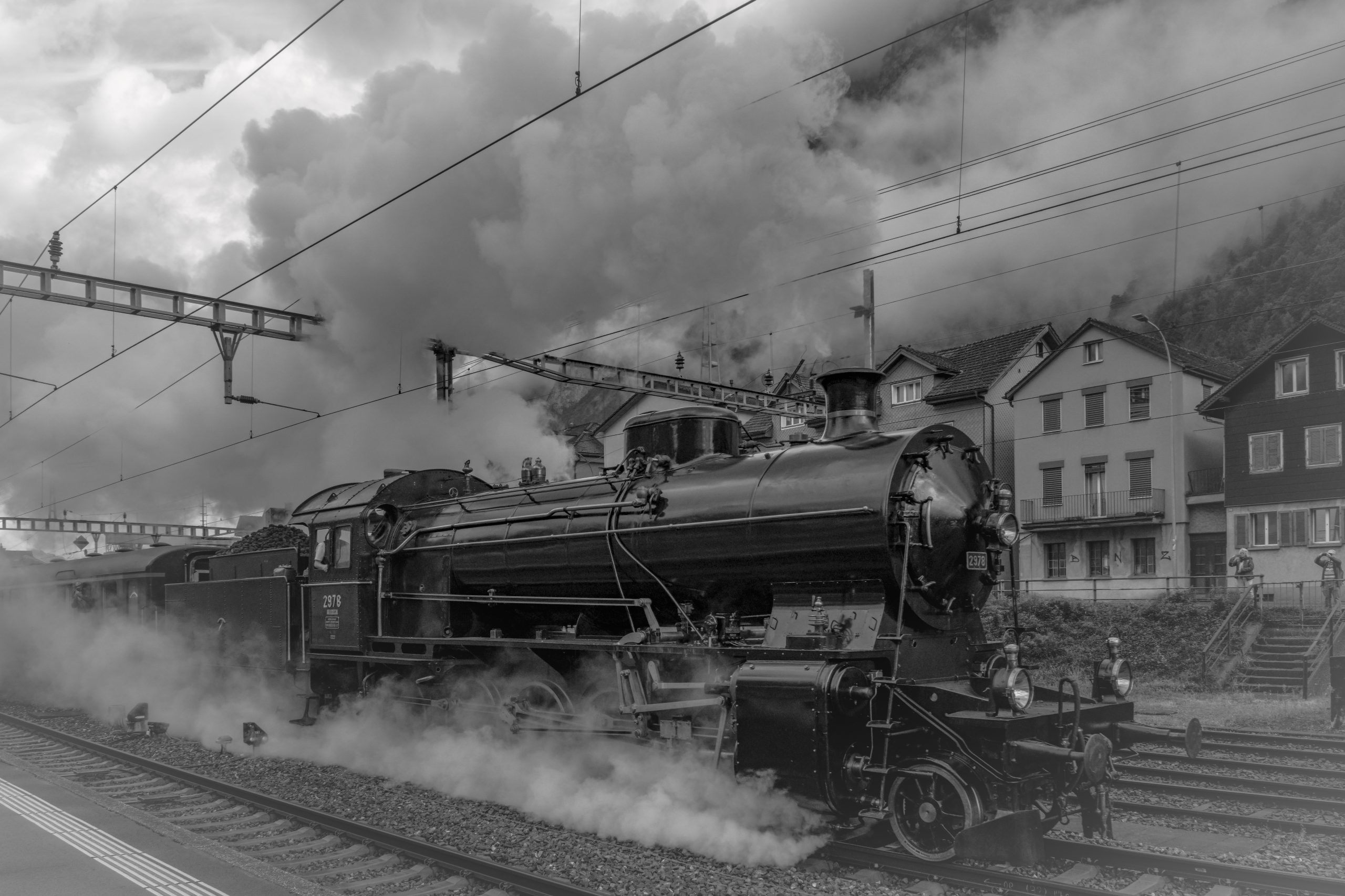 RS_Ausfahrt_Dampf-Extrazug1_mit_C5-6_nach_Goeschenen_SW-8