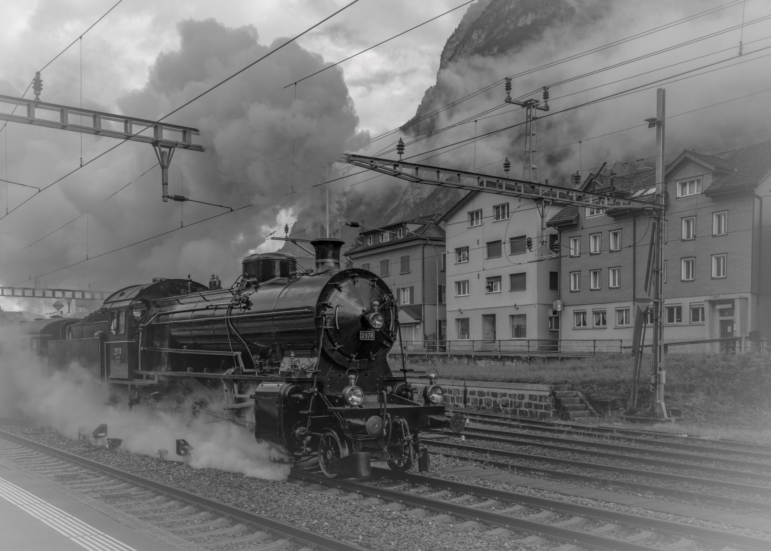 RS_Ausfahrt_Dampf-Extrazug1_mit_C5-6_nach_Goeschenen_SW