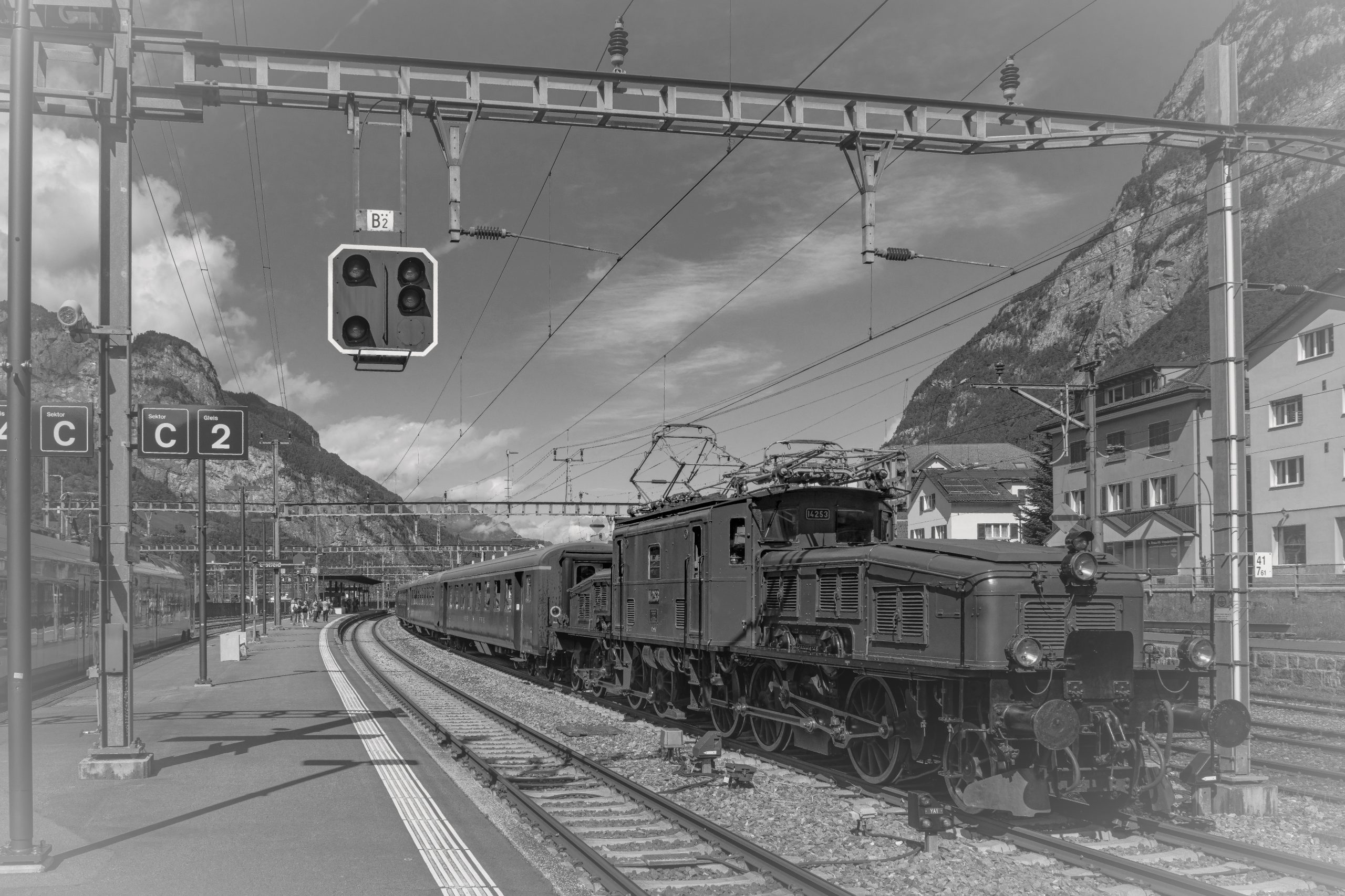 RS_Ausfahrt_Krokodil-Extrazug2_nach_Goeschenen_SW-10