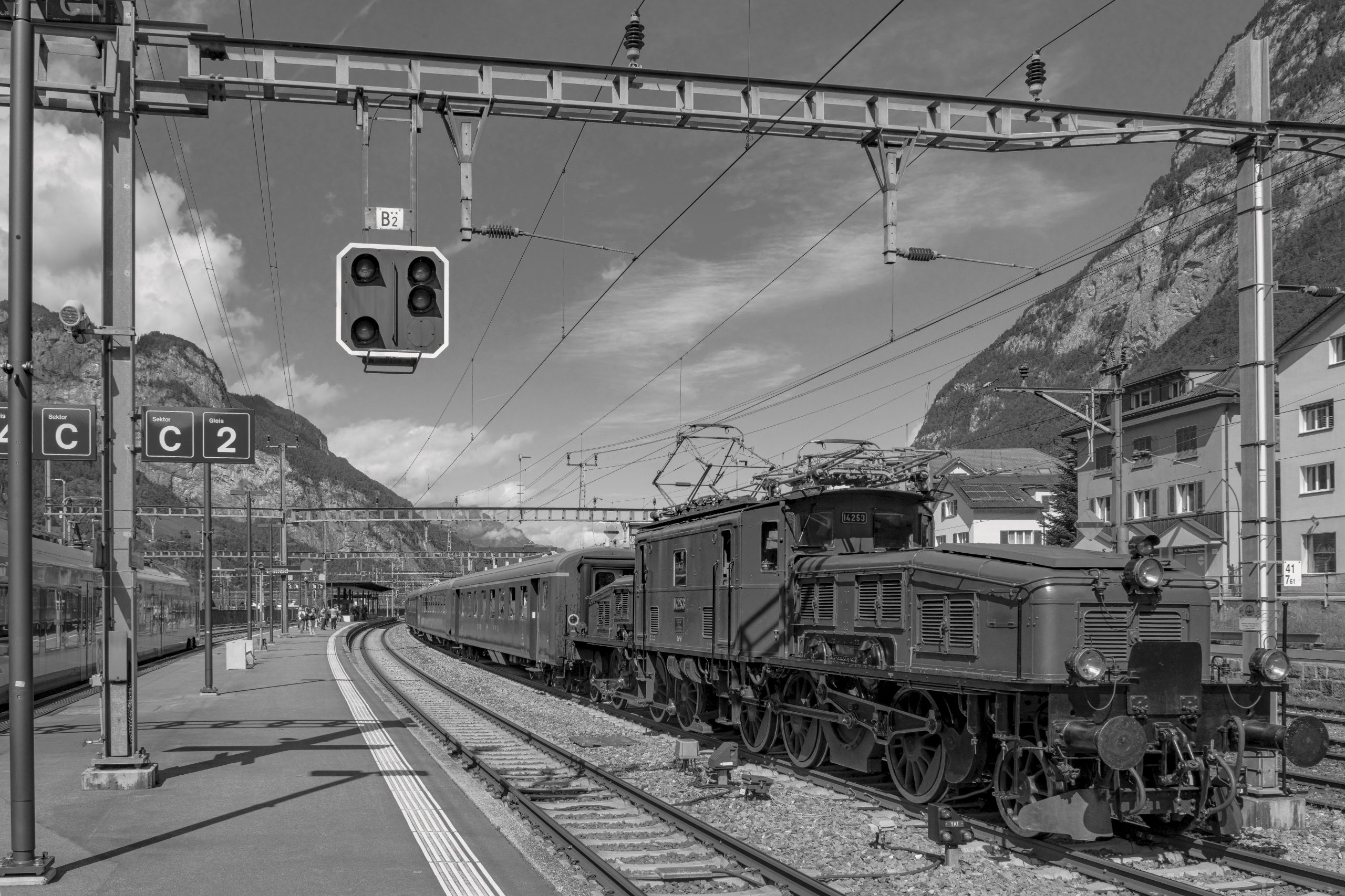 RS_Ausfahrt_Krokodil-Extrazug2_nach_Goeschenen_SW-11