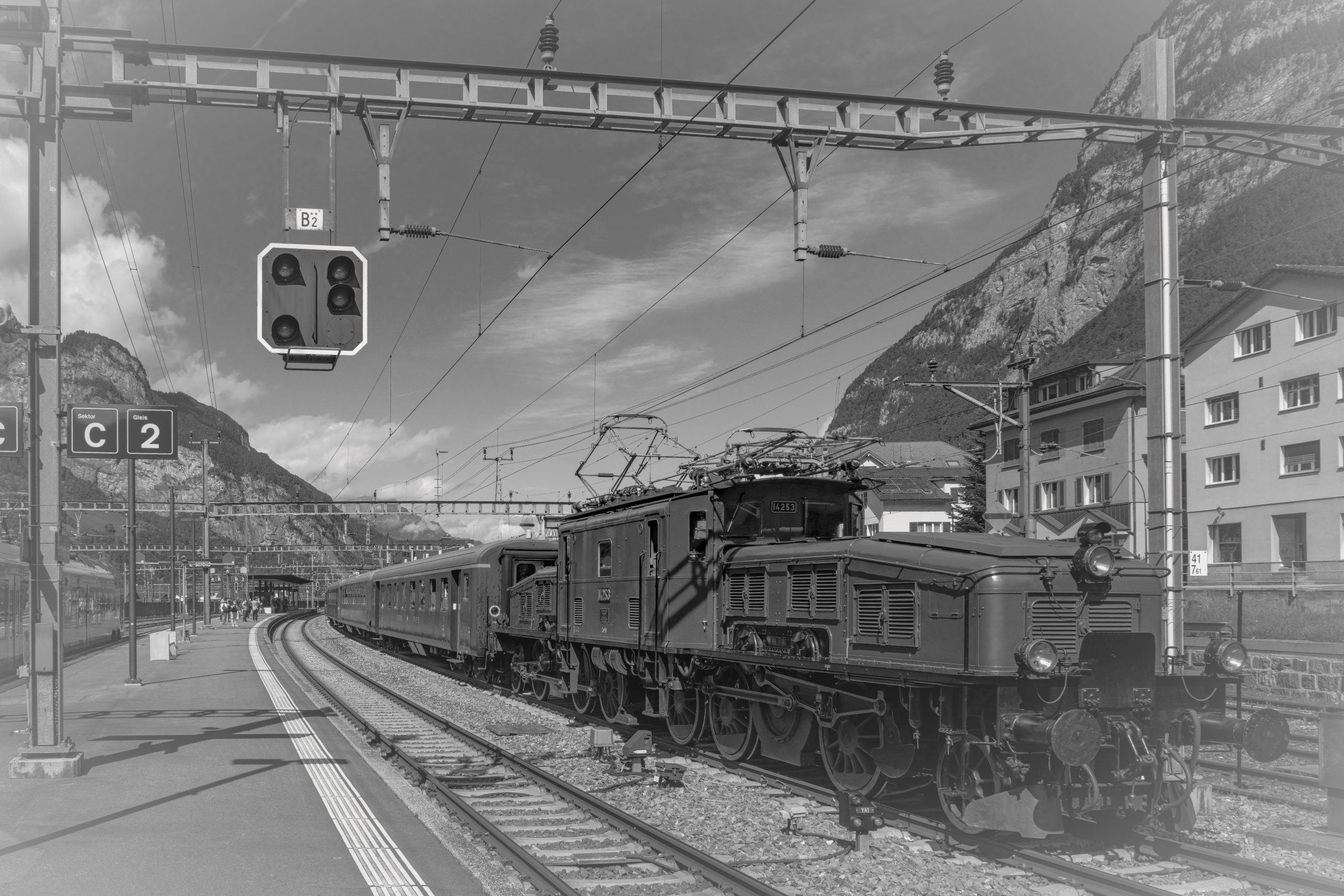 RS_Ausfahrt_Krokodil-Extrazug2_nach_Goeschenen_SW-12