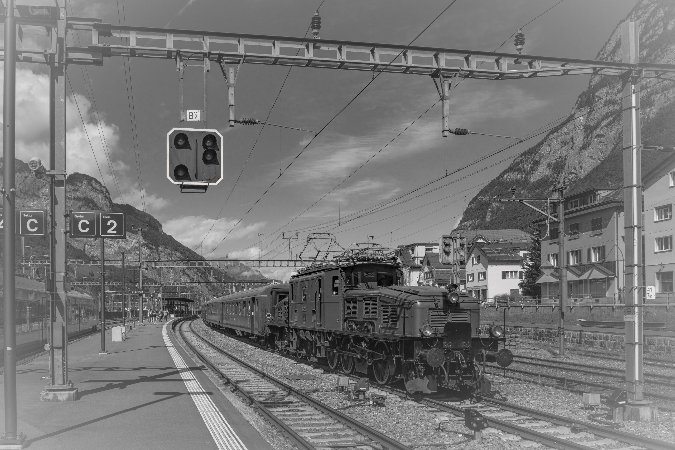 RS_Ausfahrt_Krokodil-Extrazug2_nach_Goeschenen_SW-3