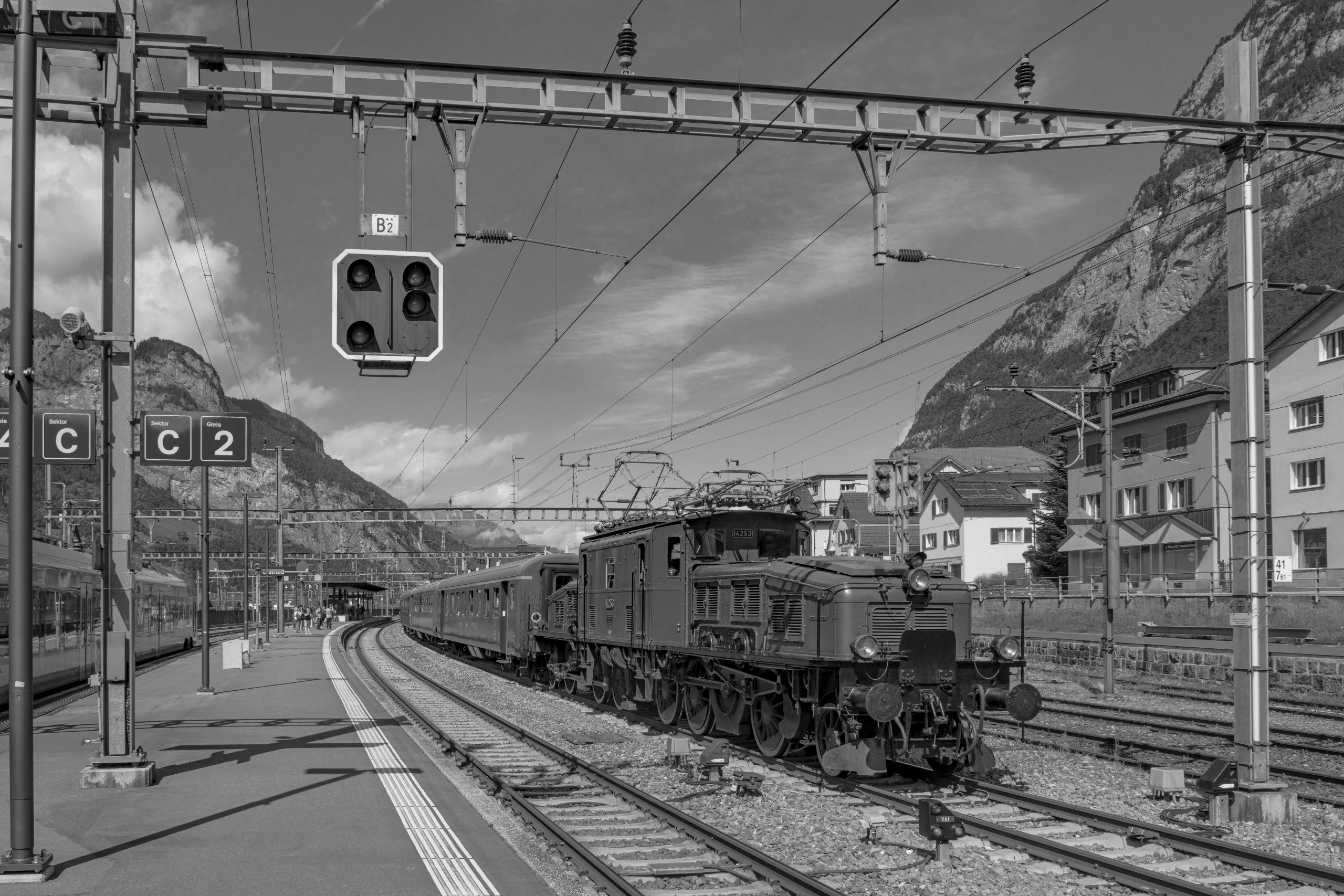 RS_Ausfahrt_Krokodil-Extrazug2_nach_Goeschenen_SW-4