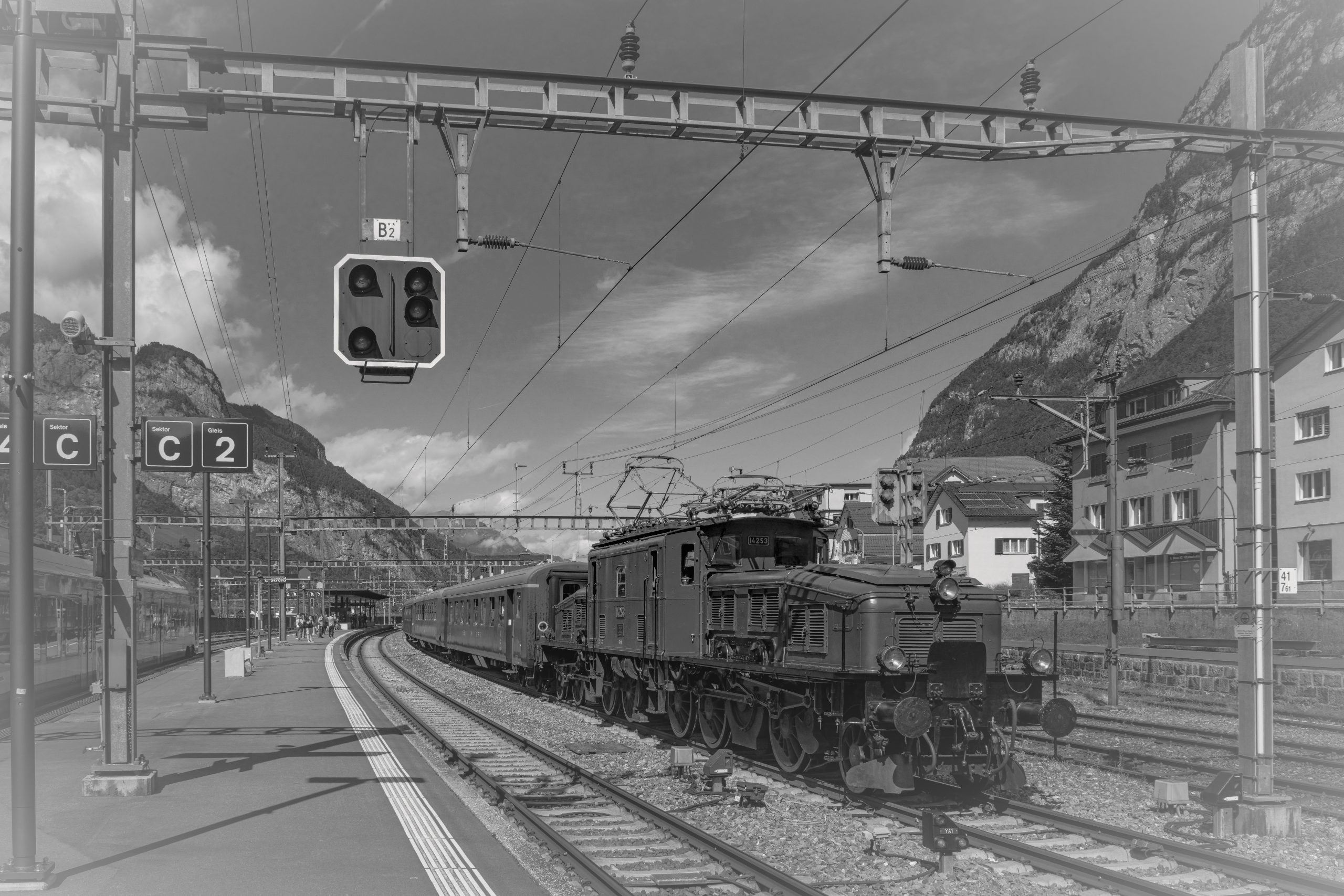 RS_Ausfahrt_Krokodil-Extrazug2_nach_Goeschenen_SW-5