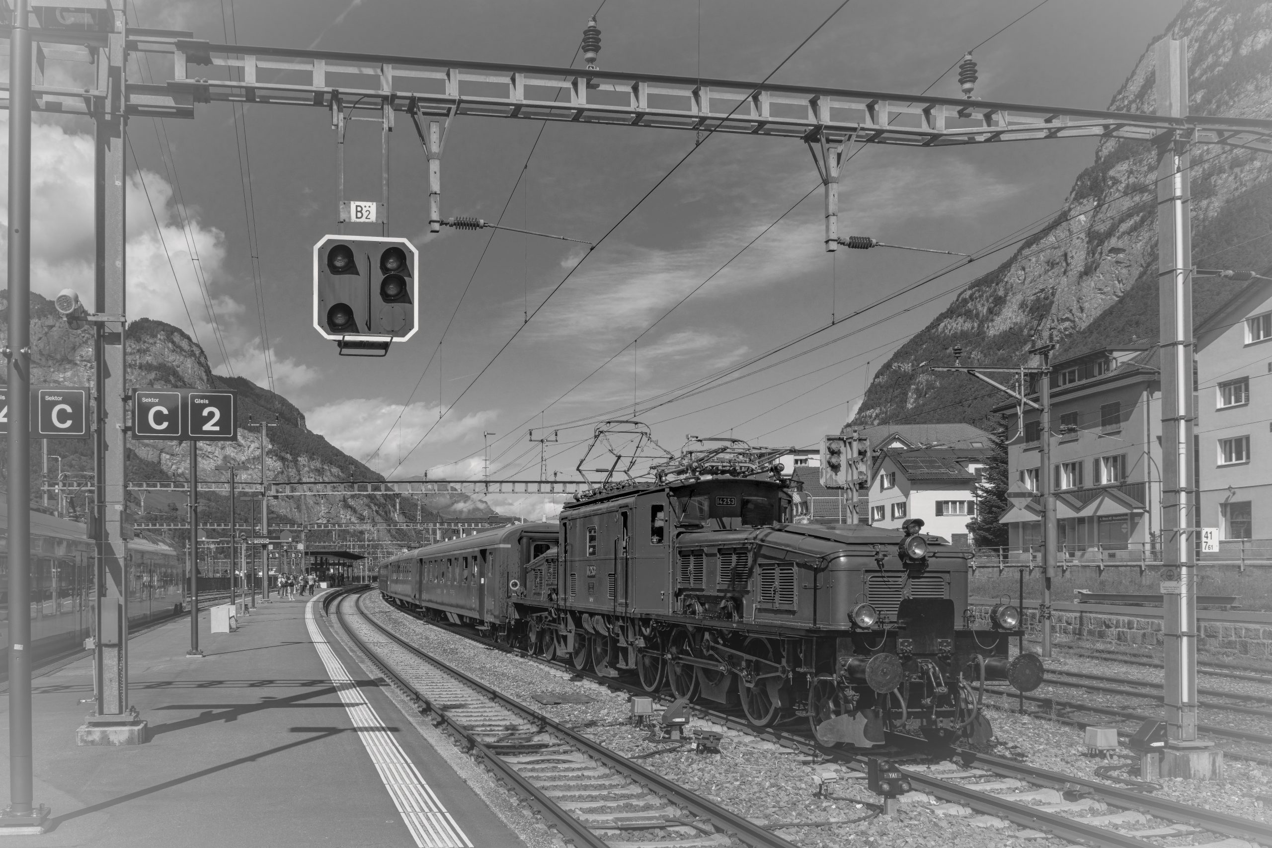 RS_Ausfahrt_Krokodil-Extrazug2_nach_Goeschenen_SW-6