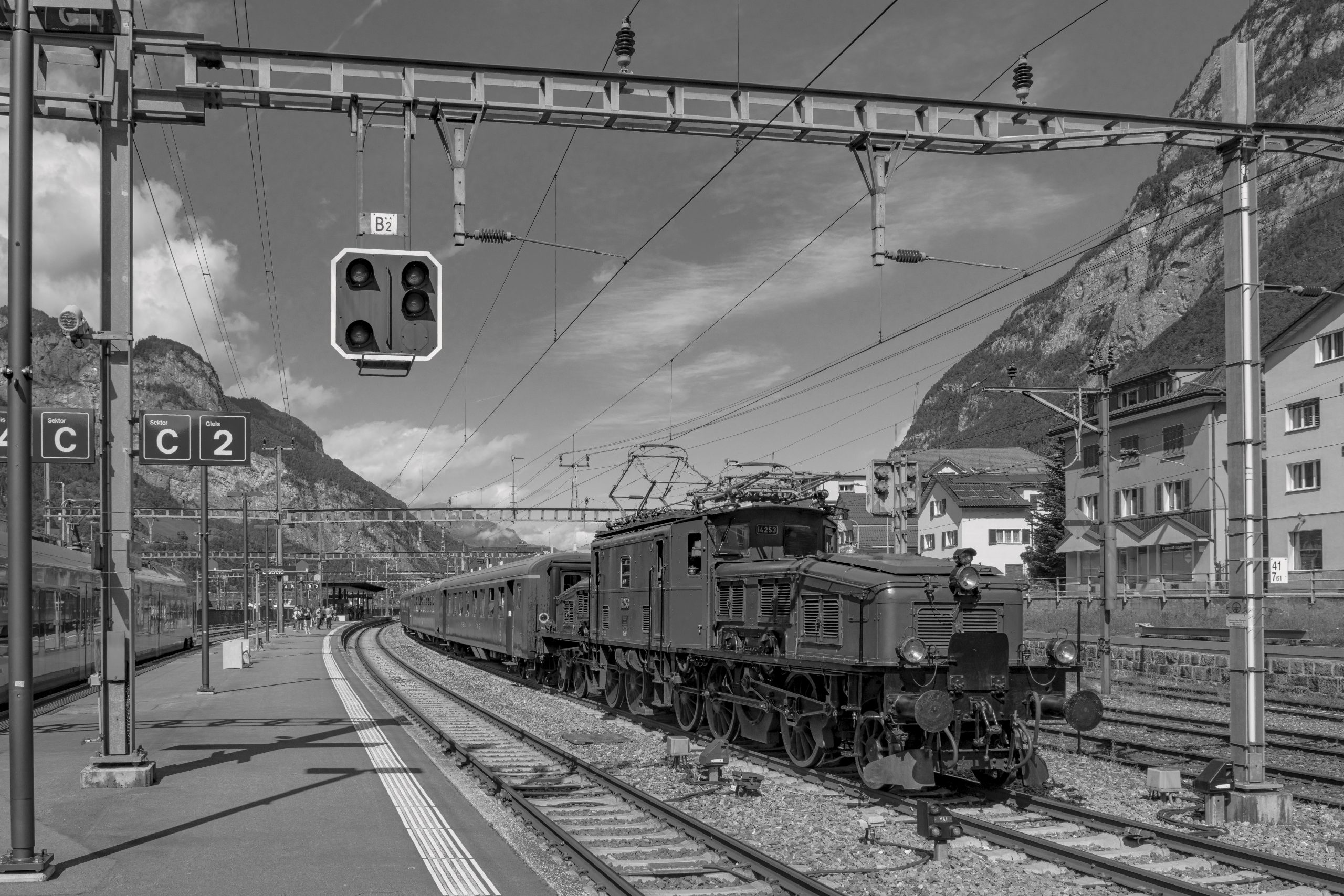 RS_Ausfahrt_Krokodil-Extrazug2_nach_Goeschenen_SW-6