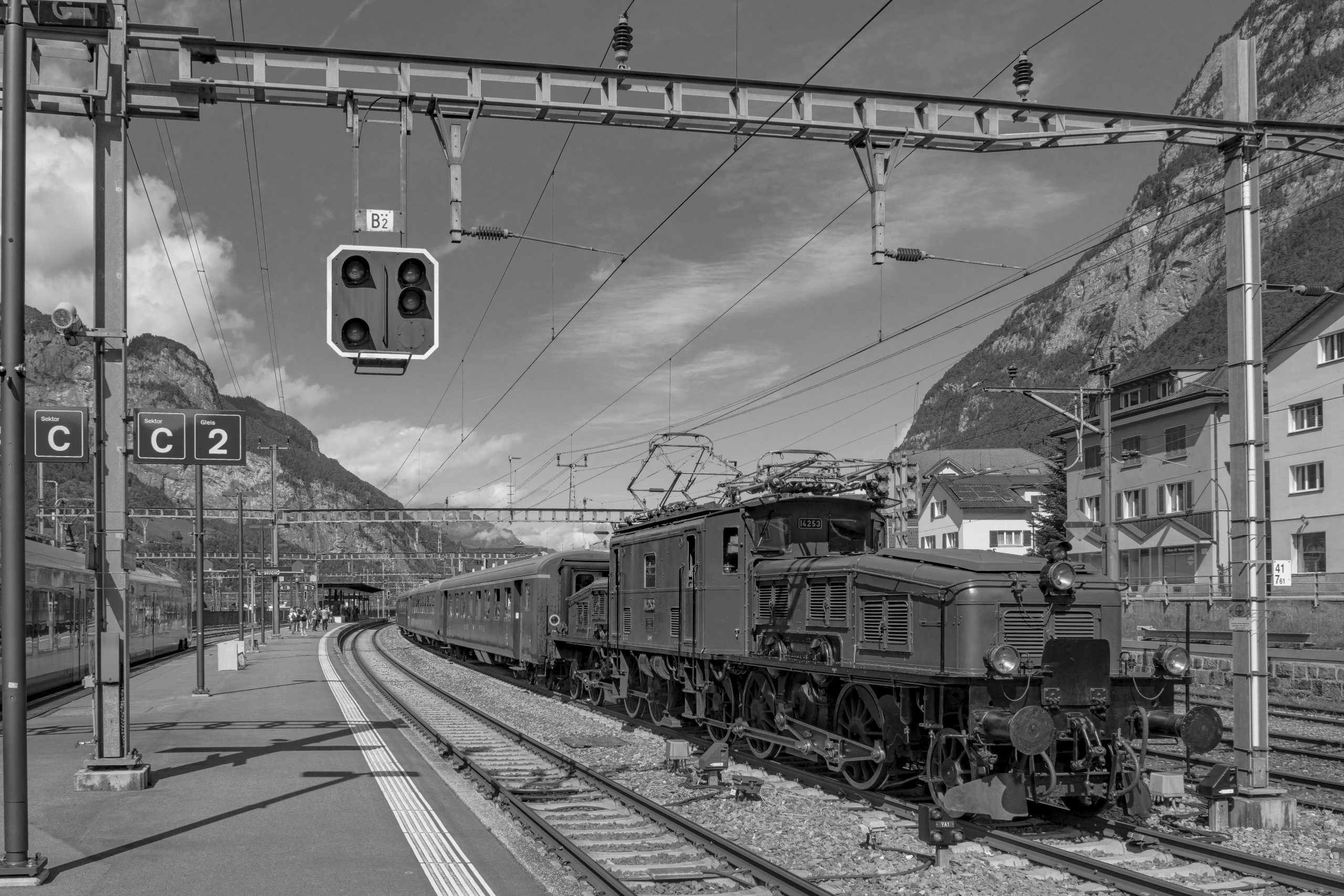 RS_Ausfahrt_Krokodil-Extrazug2_nach_Goeschenen_SW-9