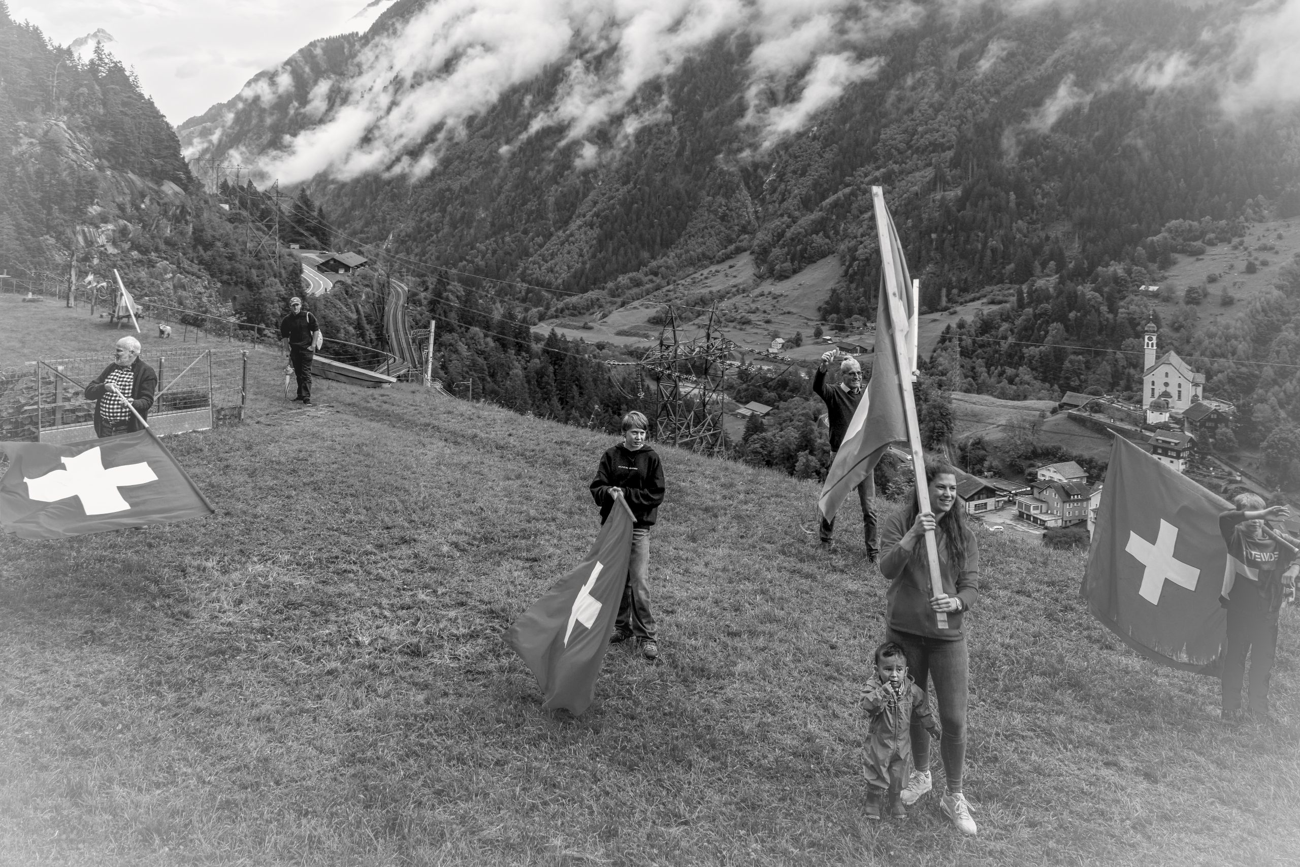 RS_Fahnenschwenker_Xaver_Andermatt_bei_Bergfahrt_SW-4