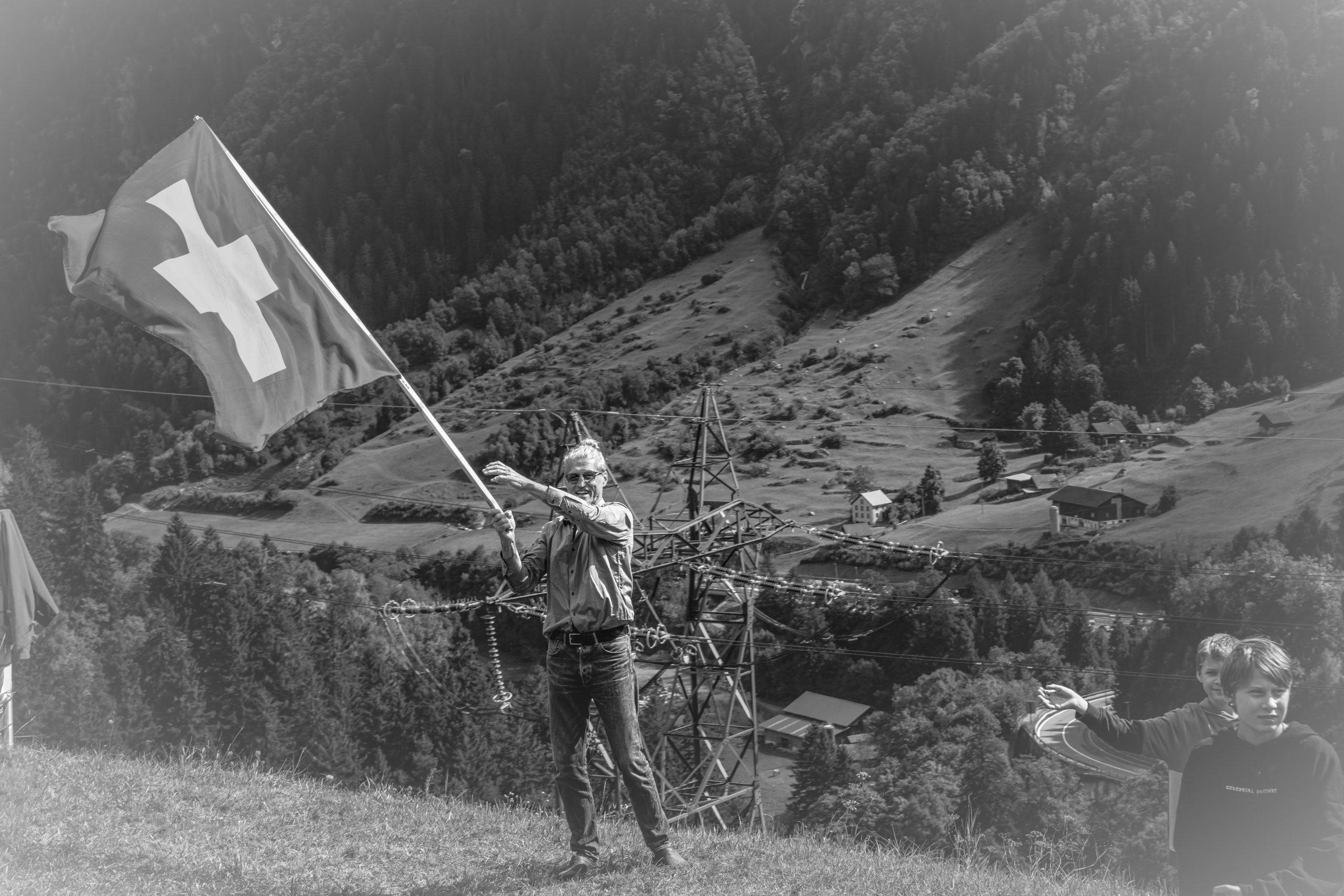 RS_Fahnenschwenker_Xaver_Andermatt_bei_Talfahrt_SW-5