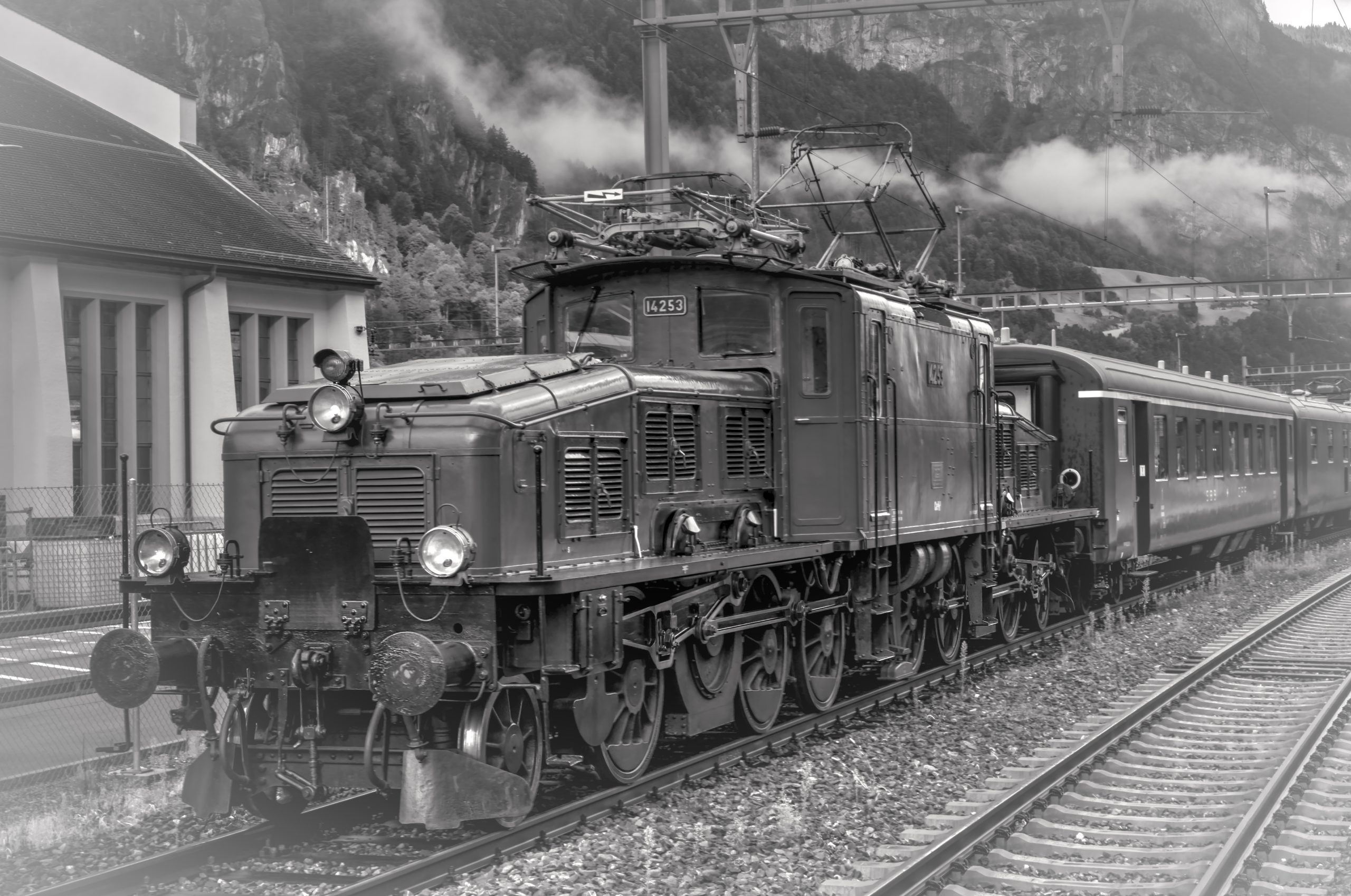 RS_Krokodil_Wartegleis_Erstfeld_SW