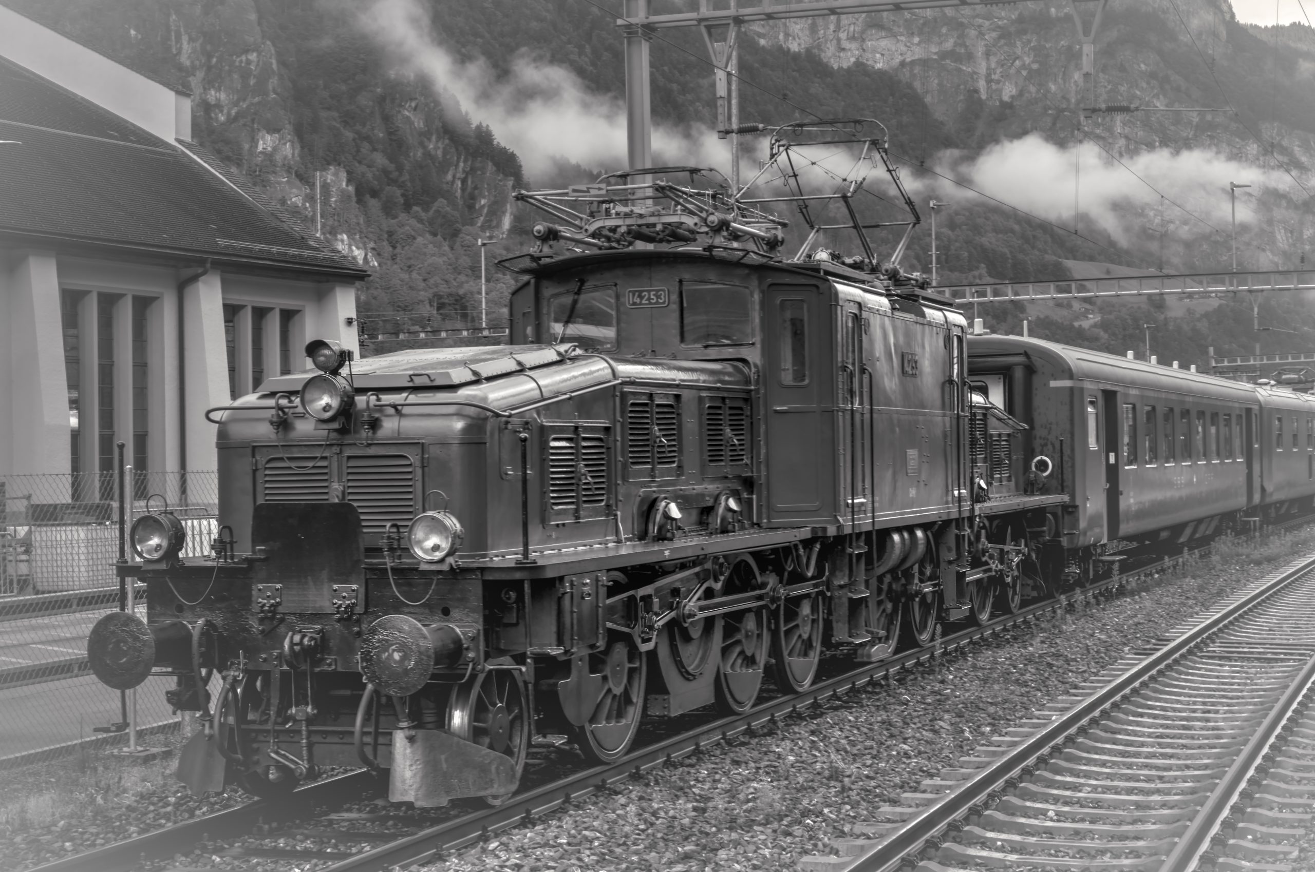 RS_Krokodil_Wartegleis_Erstfeld_SW