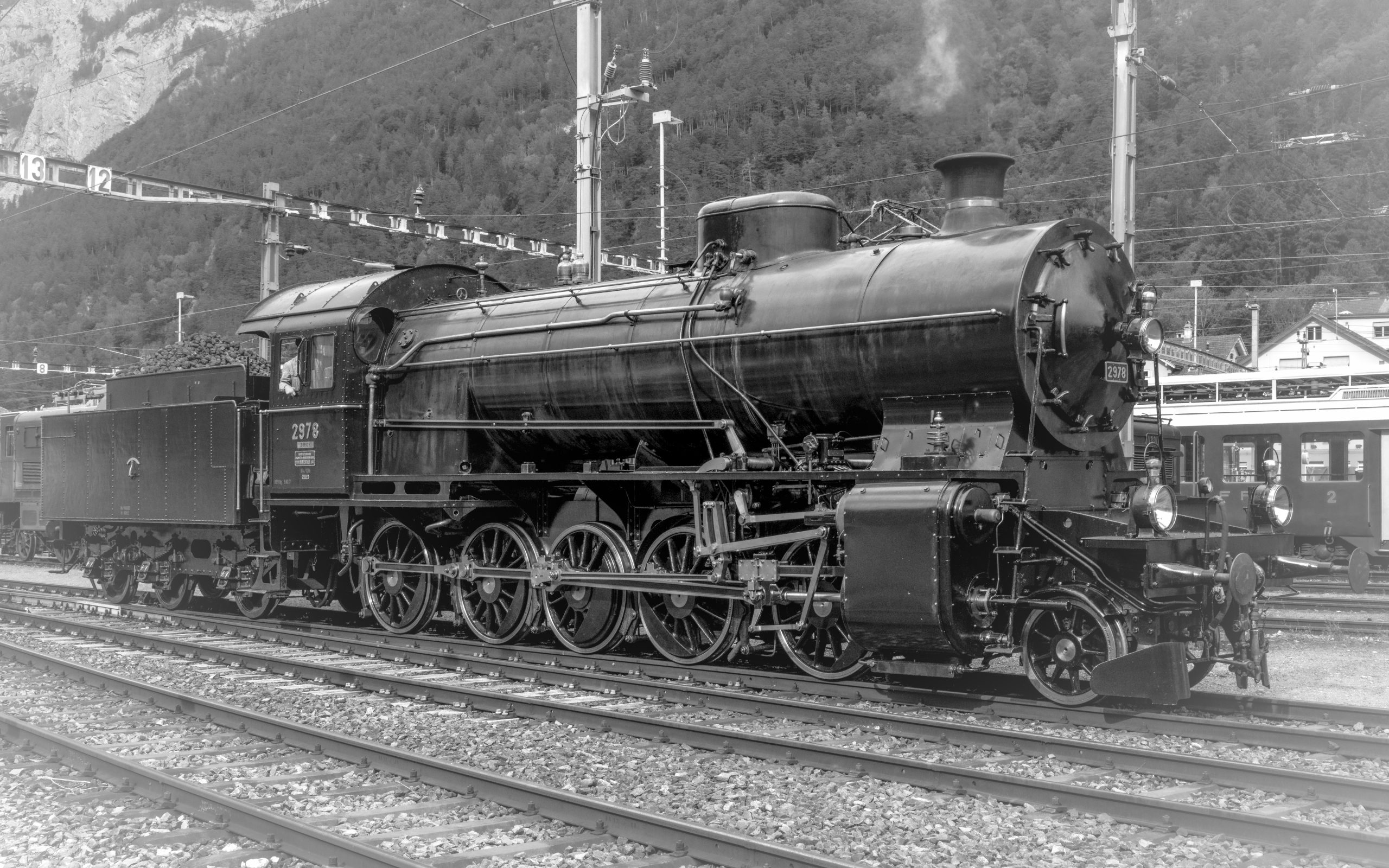 RS_GBT1_C5-6_Zweiter_Zug_Einfahrt_Bw_Erstfeld_SW-4