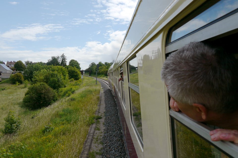 KJ P2060487 - VT18.16 Heimfahrt Fensterblick im Bogen bei Sandersleben 960px